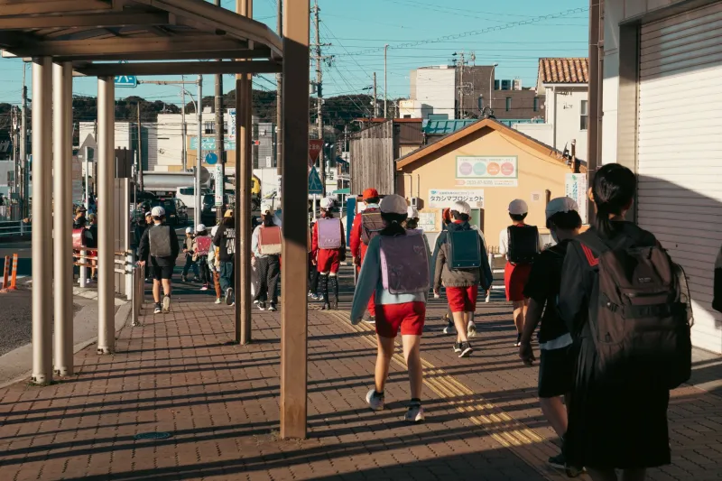 The Two-Block Walk That Built a Generation: How America Stopped Letting Kids Get Themselves to School